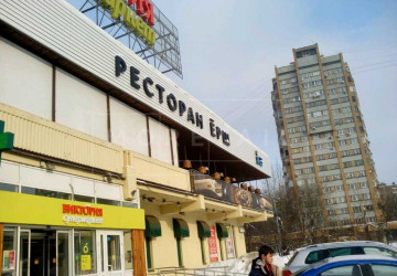 Street retail помещение в аренду, Космонавтов ул., 15